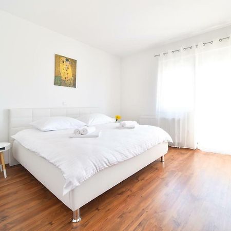 Apartman Space Razanac Luaran gambar