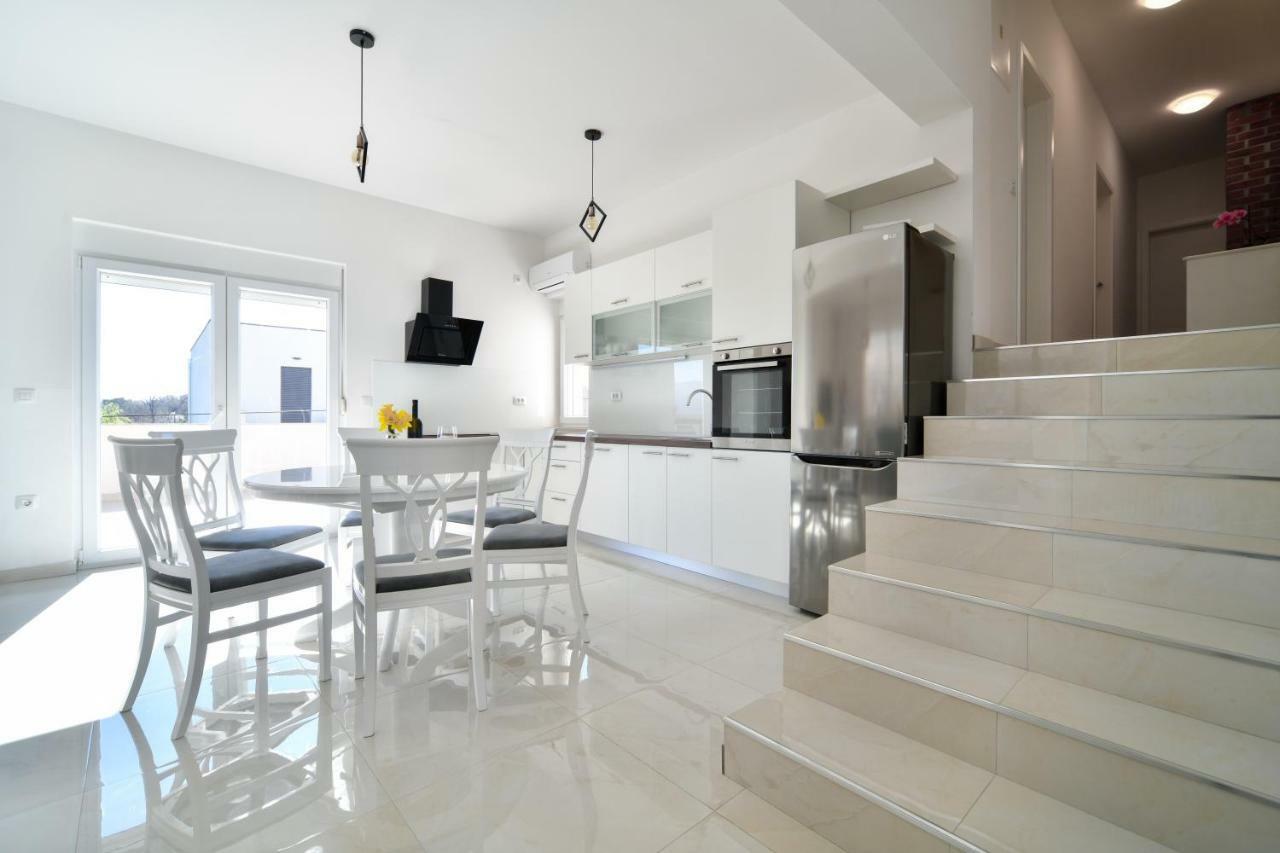 Apartman Space Razanac Luaran gambar