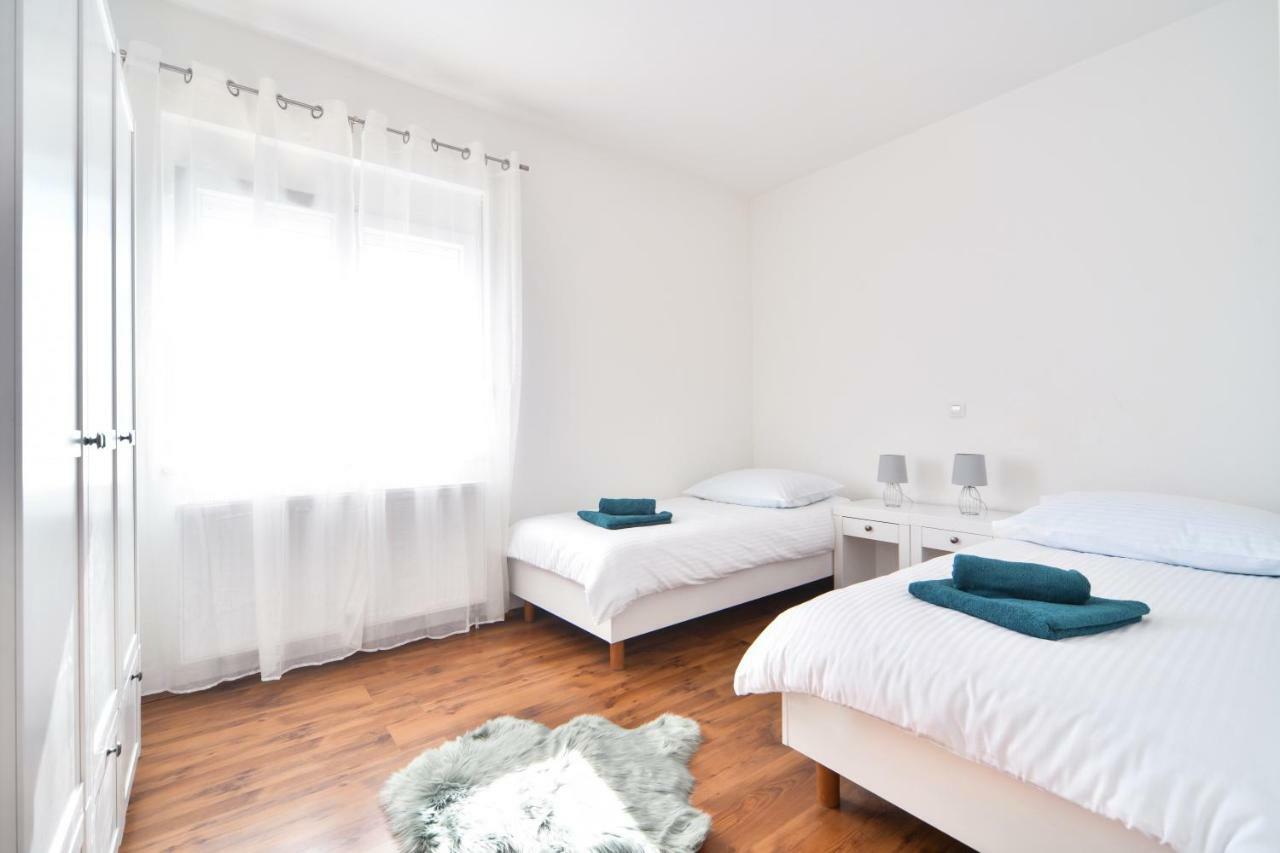 Apartman Space Razanac Luaran gambar